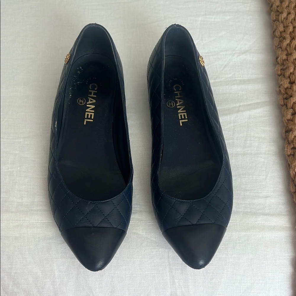 CHANEL blue and Black cap toe Flats Quilted Design Comfortable Everyday Wear - Picture 3 of 14